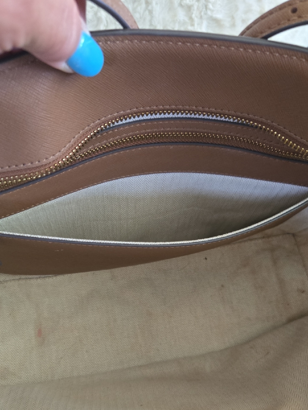 Tory Burch Taupe Brown Leather Tote with Gold Logo - Picture 7 of 9